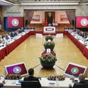 ihdden komisyondaki kurtce krizine iliskin aciklama surece dair temkinligi iyimserligi zedeleyen bir yaklasim PUTdR54t