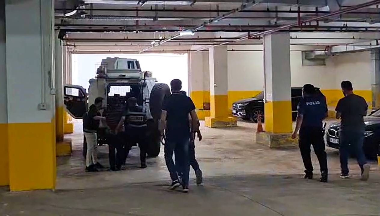 sanliurfada enistesini olduren zanli tutuklandi CYlhXE9K