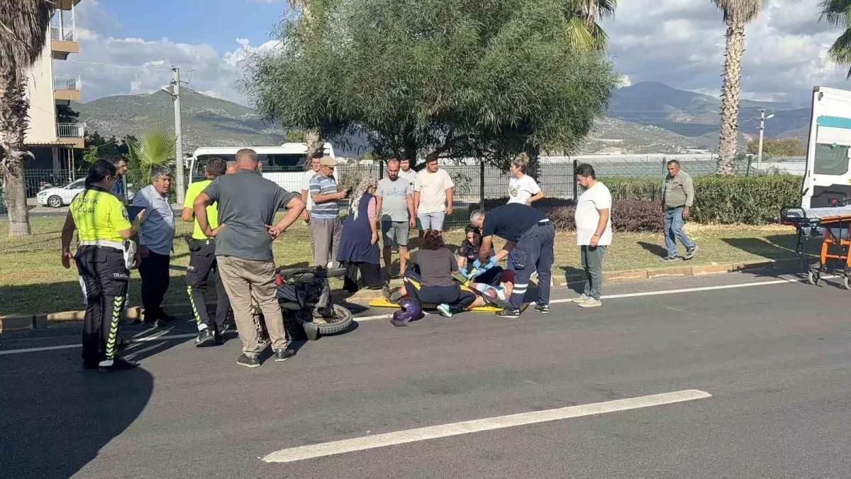 antalyada okul servisi ile motosiklet carpisti bir kisi agir yaralandi RYahLt8i