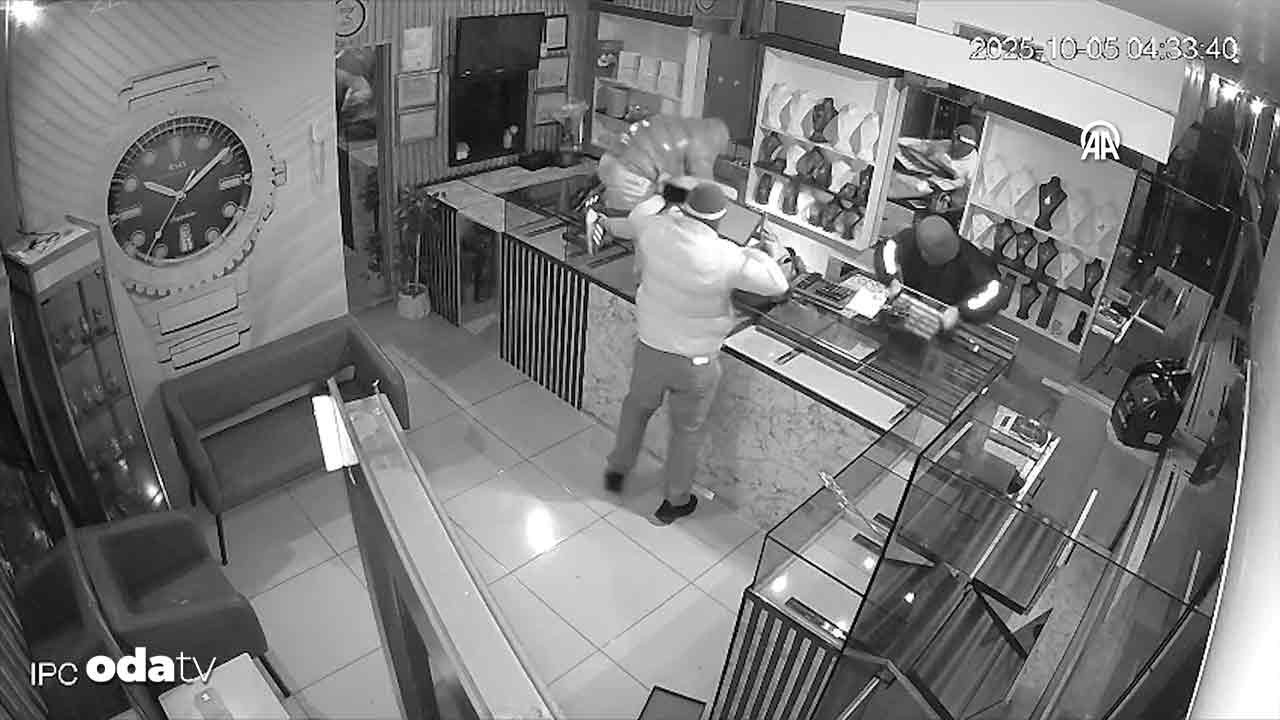 kuyumcu dukkanindan uc kilogram altini boyle caldilar K92D4UqD