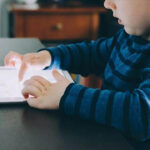 Çocukların Sosyal Medyada Güvenliği Artıyor: Yeni Düzenlemeler Hakkında Uzman Görüşleri