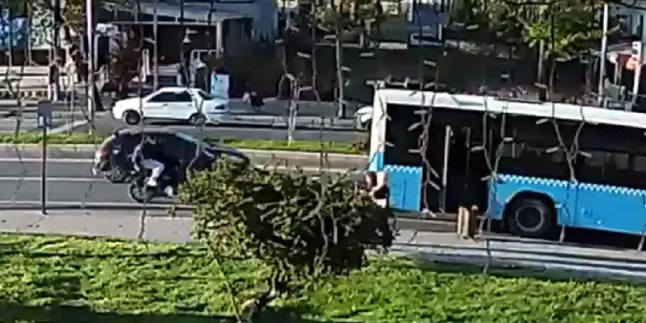 Motosiklet Otobüse Çarptı: Kazanın Detayları ve Görüntüleri Ortaya Çıktı
