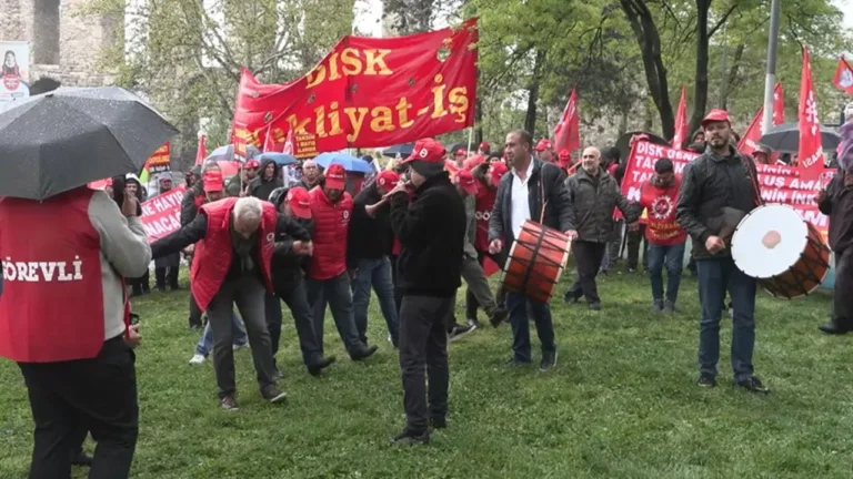 1-mayista-nakliyat-is-sendikasindan-sarachanede-basin-aciklamasi-w66kf6Lk